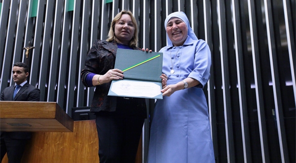Câmara entrega Diploma Mulher-Cidadã Carlota Pereira de Queirós 2016